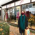 Leni, eine Jugendliche aus der Dompfarre, hat ihren Kleiderschrank ausgemistet und Kleidung, die sie nicht mehr braucht, dem Caritas-Shop „Carla“ zur Verfügung gestellt. 