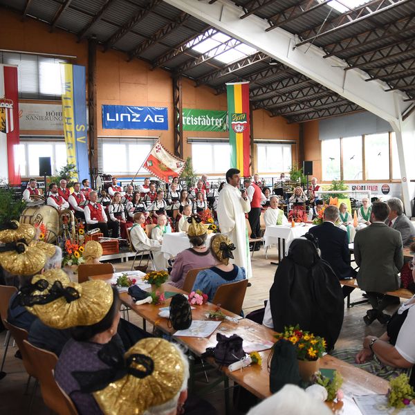 Festgottesdienst am 3.7.2022 / © Pfarrgemeinde Schönering