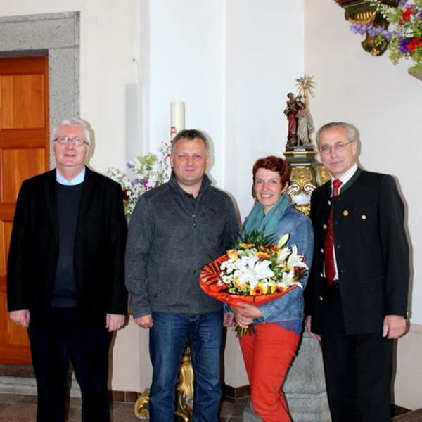 Ehrung Martina / Andrea Kasbauer Chorleiterin
