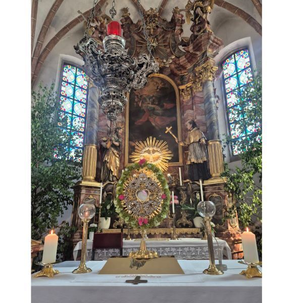 Fronleichnam / Gertraud Mörtenhuber Kirche