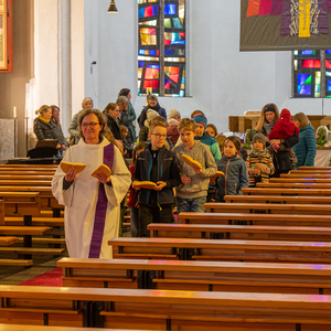 Abendmahlfeier für Kinder / Foto Haijes Am Nachmittag des Gründonnerstags fand eine Abendmahlfeier für Kinder in der Pfarrkirche statt.